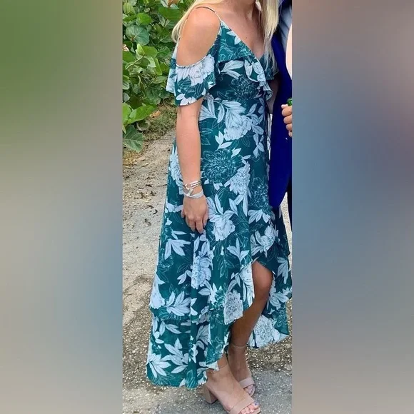 Bardot | Dresses | Pretty Green Floral Dress | Poshmark